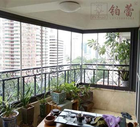 無(wú)框陽(yáng)臺(tái)窗